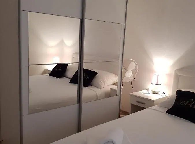 Апартаменти Andrea *