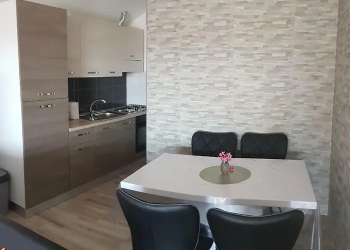 Andrea Апартаменти *